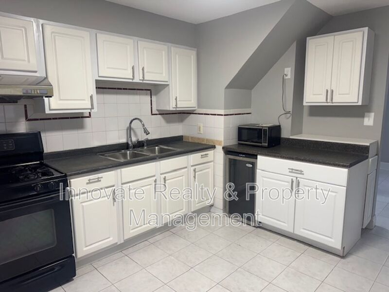 3 Bedrooms | 2 Bathrooms | Single-Family Home property image