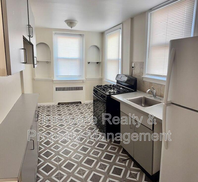 11BR 2nd Floor Apartment – Holmesburg / Mayfair 19136 | Hardwood Floors | Available Now property image