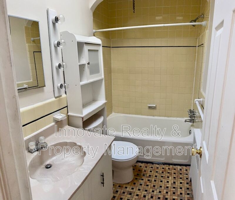 11BR 2nd Floor Apartment – Holmesburg / Mayfair 19136 | Hardwood Floors | Available Now property image