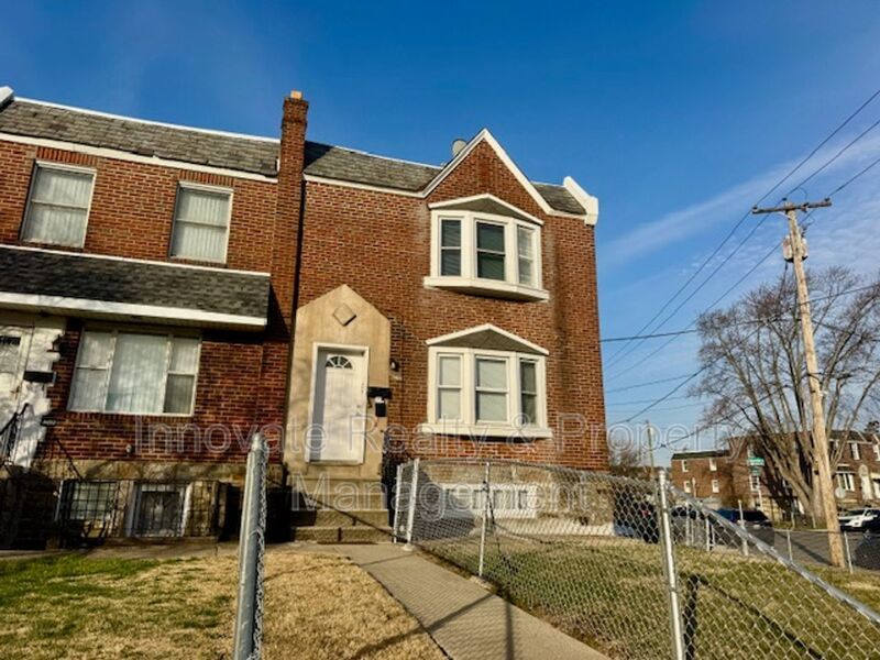 11BR 2nd Floor Apartment – Holmesburg / Mayfair 19136 | Hardwood Floors | Available Now property image