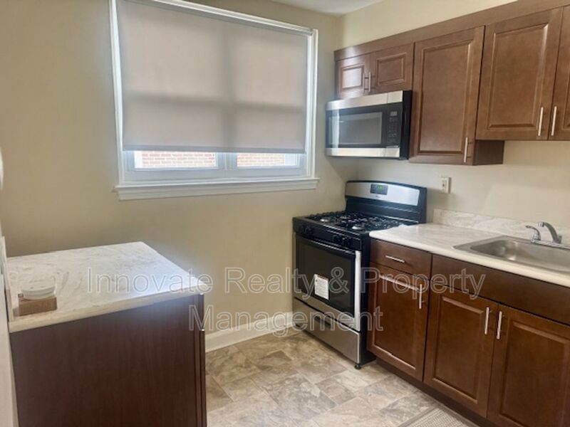2BR 2nd Floor Apartment – Mt Airy section 19150 | Hardwood Floors | Available Now property image