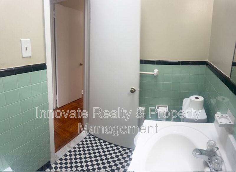 2BR 2nd Floor Apartment – Mt Airy section 19150 | Hardwood Floors | Available Now property image