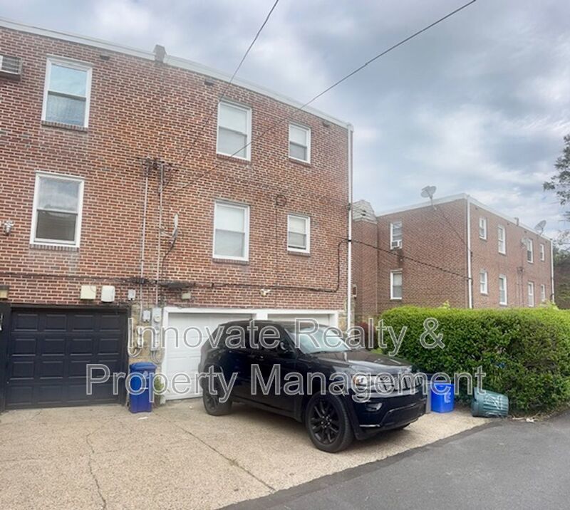2BR 2nd Floor Apartment – Mt Airy section 19150 | Hardwood Floors | Available Now property image