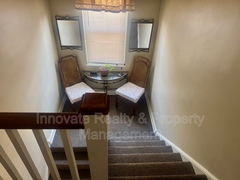2BR 2nd Floor Apartment – Mt Airy section 19150 | Hardwood Floors | Available Now property image