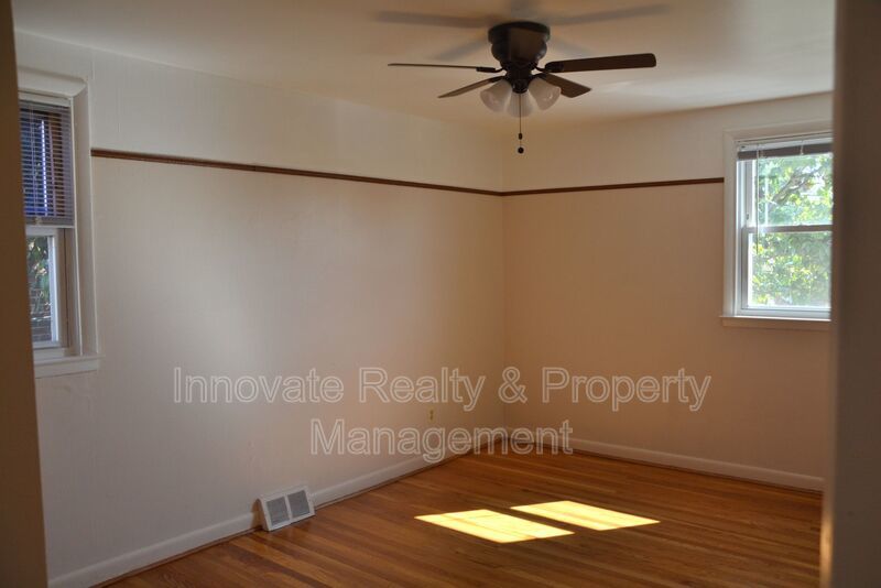 1714 Loney St property image