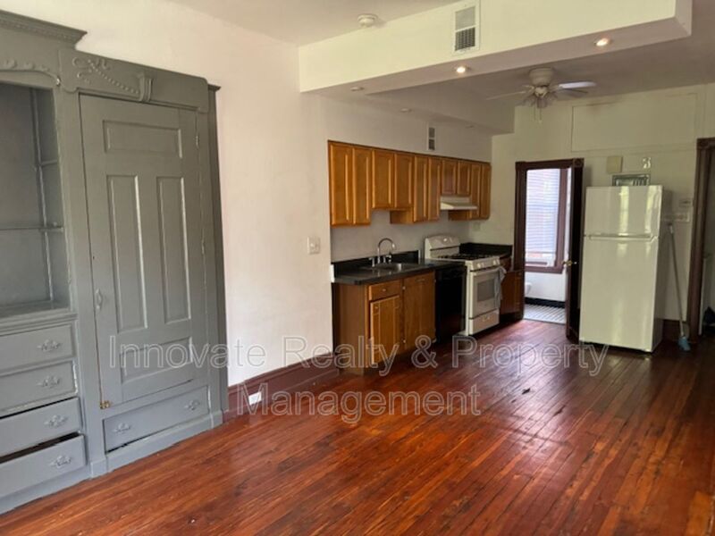 3 Bedroom Apartment for Rent Spruce Hill Phila 19104 property image