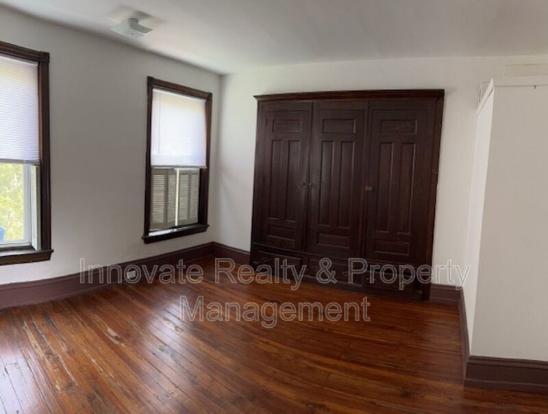 3 Bedroom Apartment for Rent Spruce Hill Phila 19104 property image