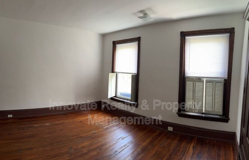 3 Bedroom Apartment for Rent Spruce Hill Phila 19104 property image