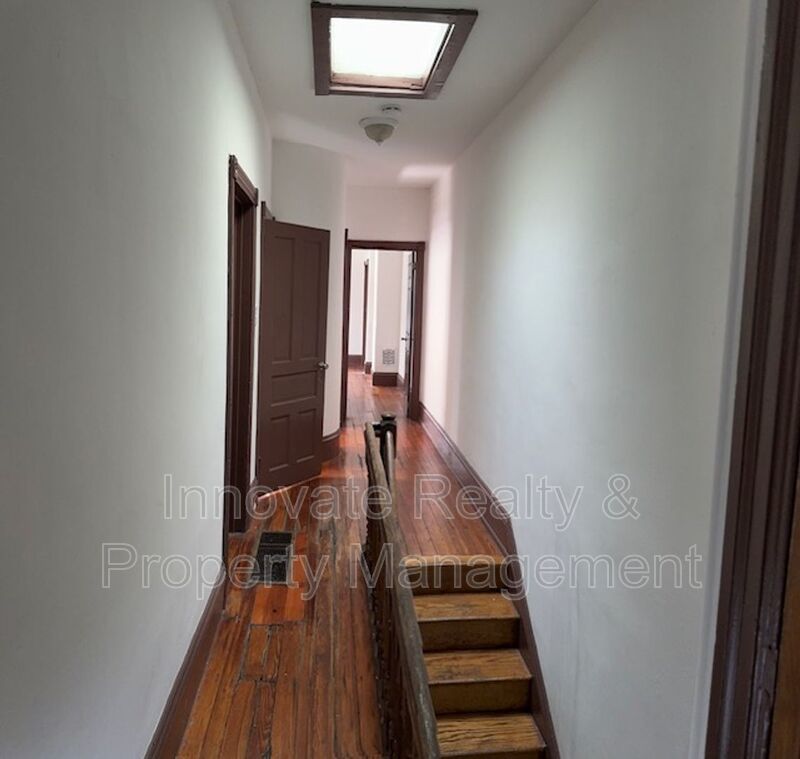 3 Bedroom Apartment for Rent Spruce Hill Phila 19104 property image